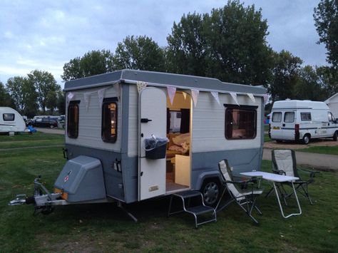 Esterel Folding Caravan, Pop Up Caravan, Caravan Uk, Apache Camper, Folding Caravan, Tent Trailer Remodel, Boler Trailer, Fish Shack, Diy Caravan