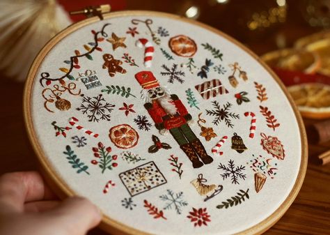 Nutcracker Embroidery, Christmas Embroidery Patterns, Christmas Embroidery Designs, Embroidery Christmas, Stitch Christmas, 자수 디자인, Hand Embroidery Pattern, Hand Embroidery Art, Christmas Embroidery