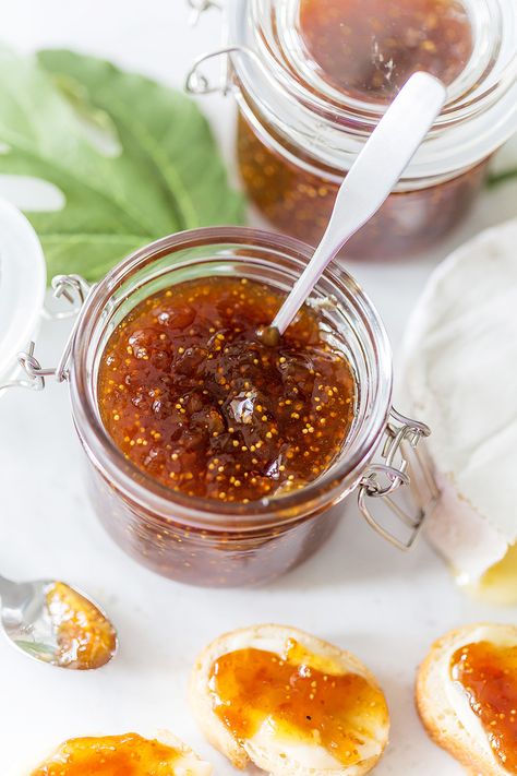 How to Make Fig Jam Fig Preserves, Canning Jam Recipes, Fig Jam Recipe, Breakfast Cake Recipes, Home Canning Recipes, Canning Jam, Homemade Jelly, Charcuterie Plate, Sweet Bites