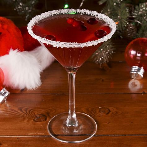 Christmas Cranberry, Cranberry Cocktail, Festive Cocktails, Boozy Drinks, Winter Cocktails, Festive Drinks, Fresh Cranberries, Christmas Cocktails, Christmas Cocktails Recipes