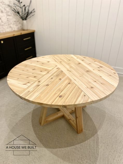 Refinish Round Dining Table, Round Herringbone Table, Diy Round Table Top, Round Dining Table Diy, Diy Round Dining Table, Patio Round Table, Herringbone Table, Round Wooden Table, Circle Dining Table