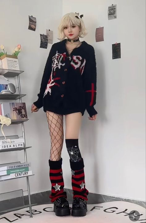 Sporty Goth, Girl Sporty Outfits, Punk Style Outfits, Sporty Outfit, Roblox Clothes, Icons App, Thrift Finds, Asian Outfits, Hot Mess