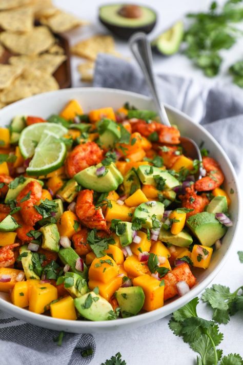 Mango Pineapple Shrimp Salad, Shrimp Salad Stuffed Avocado, Prawn And Mango Salad, Salad Mango Avocado, Shrimp Mango Avocado Salad, Shrimp Mango Bowl, Shrimp And Mango Salad, Best Dinner Salad, Prawn Mango Avocado Salad