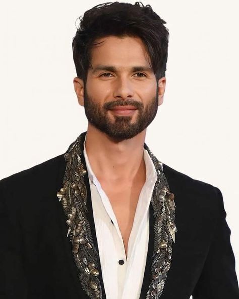 Shahid Kapoor Hairstyle, Designer Suits For Men Wedding, Fancy Kurta For Men, Suits Men Wedding, Suits For Men Wedding, Wedding Dress For Men, Best Wedding Suits For Men, Men Wedding Suits, Best Wedding Suits