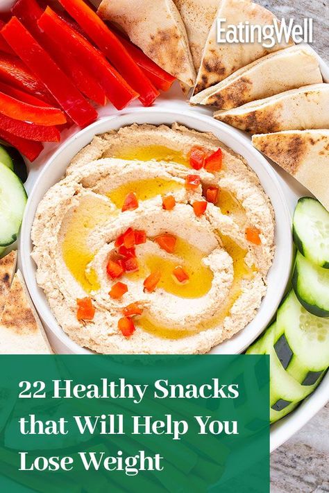 Each of these weight loss friendly snacks contain less than 200 calories and 3 or more grams of fiber per serving, so you can snack on something satisfying while meeting your health goals. Recipes like our tequila guacamole and pizza pistachios are a great choice for snacking around the house or serving up as finger foods on game day or at a tailgate party.#healthysnacks #snacks #snackideas #healthysnackrecipes #healthysnackideas #healthyrecipes #weightloss #snacksforweightloss Easy Snack Mix, Sweet Potato Hummus, Calorie Snacks, Wellness Food, Roasted Garlic Hummus, Garlic Hummus, Avocado Tomato Salad, Snacks Ideas, Popcorn Snacks