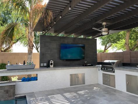 Barbacoa Exterior, Outdoor Patio Rooms, Arizona Backyard Landscaping, Abandoned Mansion For Sale, Arizona Backyard, Outdoor Bbq Area, Dream Backyard Pool, Pool House Designs, Pool Remodel