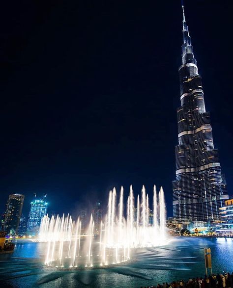 #Dubai Dancing Fountain #burjkhalifa 📷:@wolnerchris Burjkhalifa Sunset, Dubai Burj Khalifa Photography, Dubai Burj Khalifa, View From Burj Khalifa, Dubai Fountain Show, New Experience, Burj Khalifa, Dubai, Around The Worlds