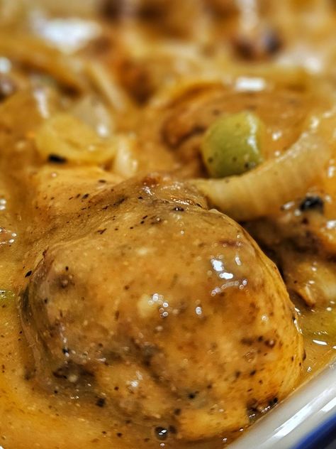 Chicken Thigh Recipes Smothered, Soul Food Smothered Chicken, Smothered Leg Quarter Recipes, Smothered Chicken Quarters, Baked Chicken With Gravy Recipes, Chicken Thigh And Drumstick Recipes Ovens, Smothered Chicken Southern Soul Food, Smothered Chicken Soul Food, How To Make Smothered Chicken