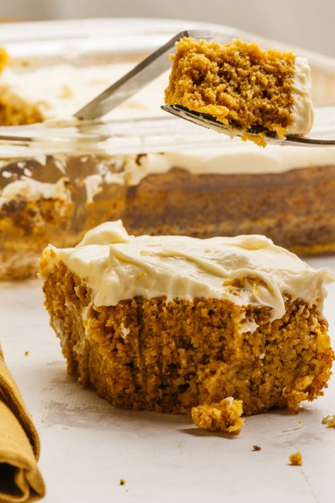 Pumpkin Bars Cream Cheese Frosting, Keto Pumpkin Roll, Pumpkin Roll Bars, Keto Pumpkin Bars, Pumpkin Bars Recipe, Gluten Free Pumpkin Bars, Pumpkin Bars With Cream Cheese, Bars With Cream Cheese, Keto Pumpkin Pie