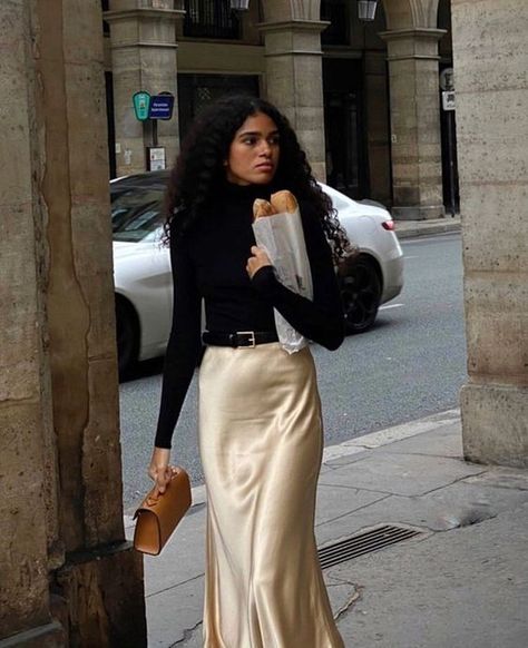 Silky Skirt Outfit, Long Silk Skirt Outfit, Long Skirt Satin, Silk Maxi Skirt Outfit, Beige Skirt Outfit, Winter Maxi Skirt Outfit, Midi Satin Skirt, Silk Skirt Outfit, Long Satin Skirt