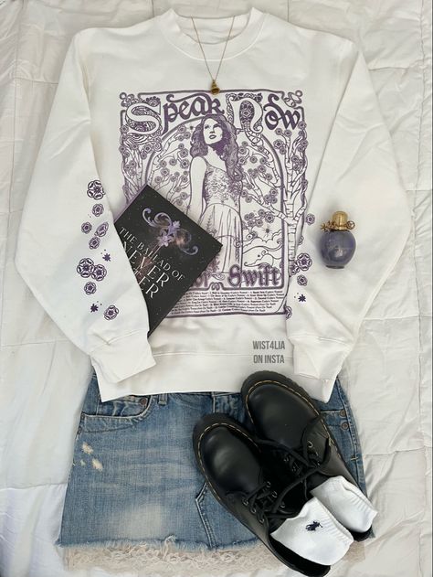 Taylor Swift Merch Styled, Styling Taylor Swift Merch, Taylor Swift Merch Outfit Ideas, Speak Now Cardigan Outfit, Taylor Swift Merch Outfit, Merch Outfits, Fangirl Outfits, Coquette Downtown Girl, Scarf Aesthetic