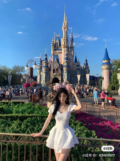 Theme Rp Unfiltered Vintage, Disneyland Outfit Spring, Hk Disneyland, Disneyland Dress, Magic Kingdom Outfit, Winter Vacation Outfits, Disney Tokyo, Outfit Disney, Theme Park Outfits