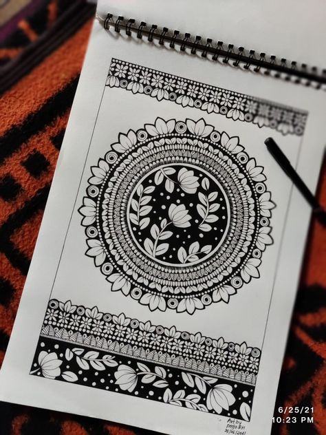 Mandala Art Designs Creative, Medical Mandala Art, Boho Mandala Art Simple, Christmas Mandala Drawings, Madla Art Drawing, Detailed Mandala Art, Pencil Art Drawings Mandala, Mandala Designs Easy, Madhubani Mandala Art