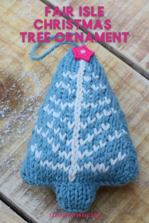 Knitting Patterns Christmas Decorations, Knitted Xmas Decorations Free Patterns, Knit Ornaments, Christmas Tree Knitting Pattern, Knitted Ornaments, Holiday Knitting Patterns, Halloween Knit, Holiday Knitting, Christmas Knits