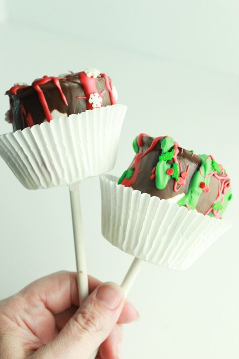 Dipped Marshmallow Pops, Christmas Recipe Ideas, Giant Marshmallows, Chocolate Melting Wafers, White Cake Recipe, Running Out Of Time, Homemade Frosting, Cake Pop Recipe, Oreo Truffles