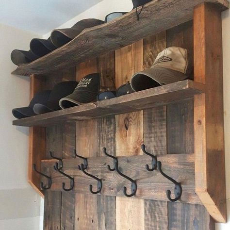 Diy Coat And Hat Rack Wall, Hat And Coat Rack Wall, Diy Wood Hat Rack, Hat Shelf Ideas, Hat Rack Diy, Wooden Hat Rack, Wood Hat Rack, Diy Hat Rack, Outdoor Shutters