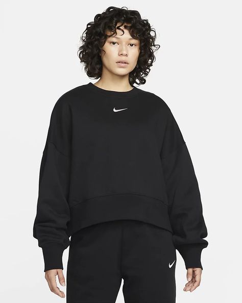 Nike Sportswear Phoenix Fleece, Sporty Pants, Cropped Crewneck, Nike Fleece, Oversized Crewneck, Loungewear Luxury, Crop Top Sweatshirt, Womens Crewneck, Crew Neck Jumper