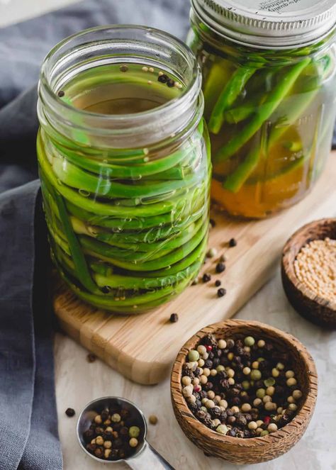 This no-canning recipe for pickled garlic scapes is the easiest and quickest way to enjoy these tangy summer-time delights! They make a delicious addition to everything from burgers to salads, charcuterie boards and more! Pickled Garlic Scapes, Garlic Scape Pesto, Quick Pickle, Pickled Fruit, Canning Recipe, Garlic Scapes, Party Dip, Pickled Garlic, Refrigerator Pickles