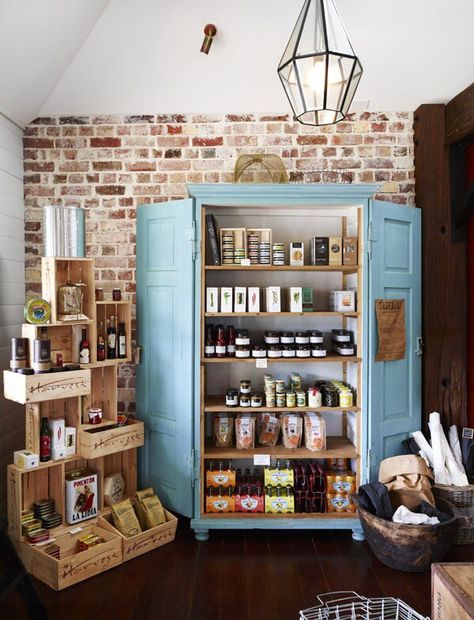 Amour display Deli Shop, Box Shelf, Farm Store, Farm Shop, Coffee Shop Design, Retail Store Design, Boutique Interior, Store Displays, Wine Box