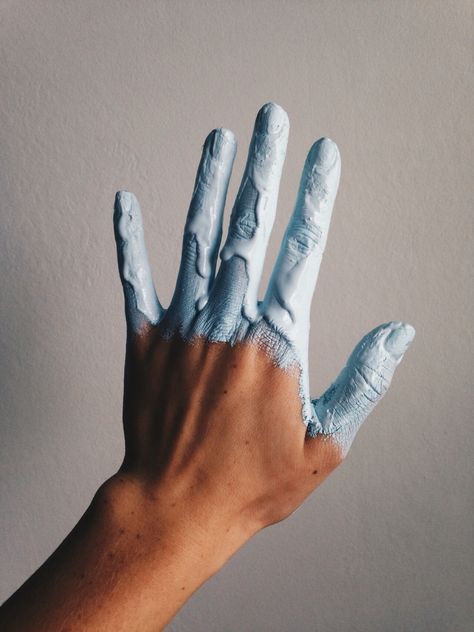 Pinterest: samingram3 ☆ Everything Is Blue, Hand Photography, Light Blue Aesthetic, Foto Art, Feeling Blue, Blue Paint, Blue Aesthetic, 그림 그리기, Hand Tattoos