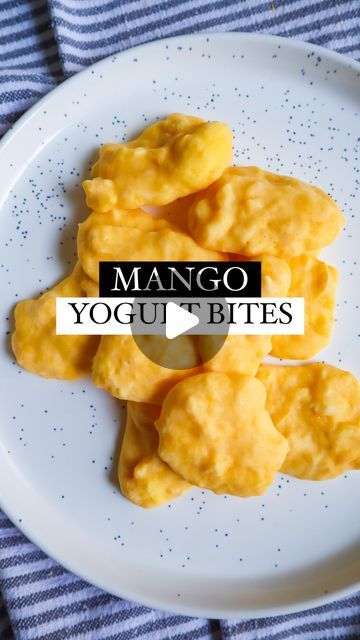 Healthy & Easy Recipes | Jasmine Leaf on Instagram: "MANGO YOGURT BITES (s/o @joey_wellness for this awesome idea) 🥭   •1 mango, sliced •2 cups Greek yogurt, I use plain •1 tbsp honey  1️⃣ Blend the mangos in a food processor until pureed. Stir in yogurt and honey until smooth. 2️⃣ Spoon small amounts flat onto a parchment paper baking sheet. 3️⃣ Freeze for about 2 hours. Enjoy chilled!   #kidssnack #easysnack #simplesnack" Mango Yogurt Clusters, Mango Snacks, Yoghurt Lollies, Greek Yogurt Bites, Mango Yogurt, Yogurt Bites, Cucumber Bites, Mango Dessert, Healthy Greek Yogurt