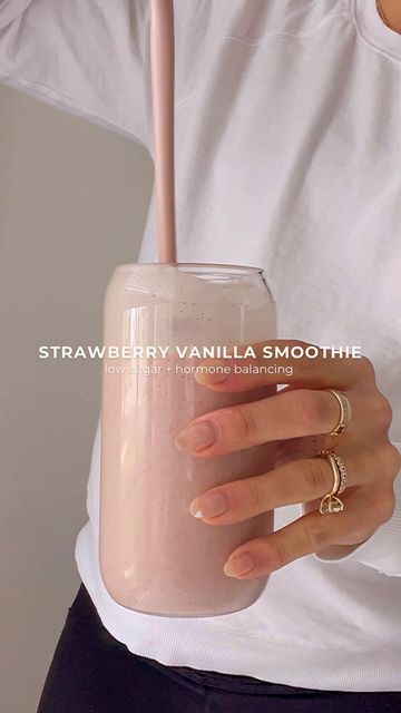 Jess Bippen, MS, RD on Instagram: "STRAWBERRY VANILLA SMOOTHIE // since blood sugar balance is the foundation for hormone health, creating a smoothie that’s rich in fiber, protein and healthy fats is key. INGREDIENT BENEFITS: — cauliflower (estrogen detoxification) — strawberries (vitamin C + antioxidants) — banana (B-vitamins + potassium) - TIP: opt for bananas that are more green. They are higher in resistant starch (a fiber that acts as a prebiotic for your gut) and lower in sugar. — flax (f Estrogen Detoxification, Strawberry Vanilla Smoothie, Blood Sugar Balance, Resistant Starch, Vanilla Smoothie, B Vitamins, Fiber Rich, Hormone Health, The Foundation