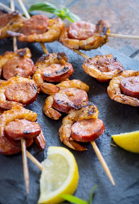 Chorizo Skewers, Shrimp Chorizo, Shrimp And Chorizo, Chorizo Recipes, Shrimp Skewers, Skewer Recipes, Surf And Turf, Chorizo Sausage, Kebab Recipes