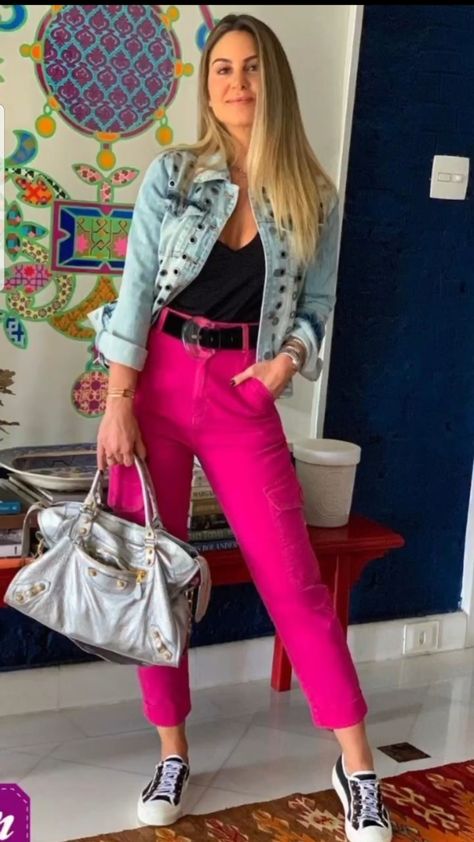 Pink Pants Outfit, Hot Pink Pants, Look Legging, Mode Rose, Outfits Con Jeans, Look Jean, Pants Outfit Casual, Instagram Look, Pink Pants