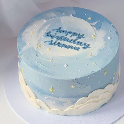 Blue Korean Cake, Pastel Korean Cake, Sky Birthday Cake, Birthday Cake Korean, Blue Birthday Cakes, Small Birthday Cakes, Pinterest Cake, Simple Cake Designs, Funny Birthday Cakes