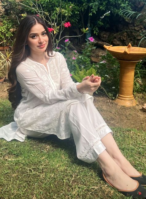 Desi Ootd, Mawra Hocane, Party Wear For Women, Desi Dress, Pakistani Formal Dresses, Partywear Dresses, Long Frock, Pakistani Fashion Casual, Palazzo Suit