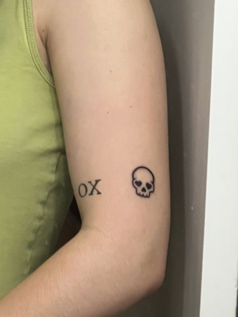 Skull Tiny Tattoo, Skull Tattoos Small Simple, Finger Tattoos Skull, Skull Small Tattoo Design, Bff Skull Tattoos, Small Cute Skull Tattoos, Skull In Heart Tattoo, Small Skull Hand Tattoo, Tiny Skull Tattoo Simple