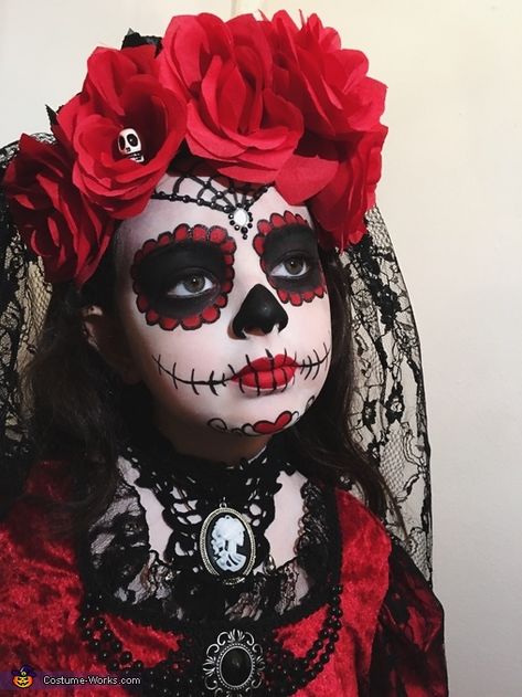 Catrina Costume, Halloween Makeup Sugar Skull, Sugar Skull Costume, Halloweenský Makeup, Halloween Make-up Looks, Dead Makeup, Sugar Skull Halloween, Den Mrtvých, Skeleton Makeup