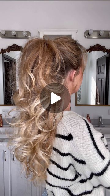 How To Use A Banana Clip, Banana Clip Hairstyles, Pony Style, Banana Clip, A Ponytail, Clip Hairstyles, January 13, A Banana, Clip Hair