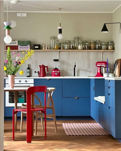 Frida | Danish Homedeco (@danish_homedeco) • Instagram photos and videos Blue Kitchen Interior, Sp Studio, Plum Living, Danish Interior, Cool Dorm Rooms, Studio Kitchen, Retro Interior, Blue Kitchen, Blue Kitchens