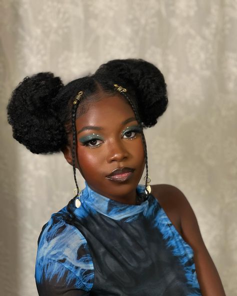 Happy #frofriday 🦋 which do we like more, afro puffs or loose curls? 👀 Braid and curl w/ accessories tutorial coming next week! ✨ Afro Puffs With Braids, Poof Hair Hairstyles, Puffball Hairstyles, Two Afro Puffs, Afro Hair Accessories, Hair Claims, Afro Puff Hairstyles, Accessories Tutorial, Afro Puffs