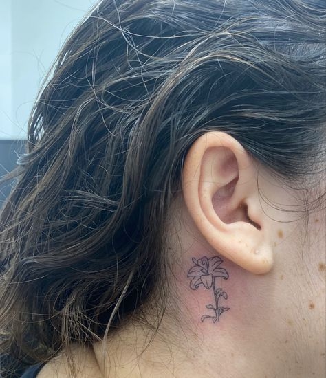 Line Tattoo Behind Ear, Fine Line Tattoo Behind Ear, Minimalist Rose Tattoo, Rapunzel Tattoo, Small Flower Tattoo, Tangled Flower, Tiny Flower Tattoos, Pretty Flower Tattoos, Tattoo Behind Ear