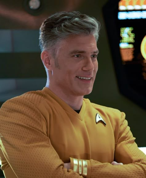 The Pike Grin - Star Trek: Strange New Worlds Season 1 Episode 1 - TV Fanatic Captain Pike, Christina Chong, Christopher Pike, Star Trek Day, Star Trek Strange New Worlds, Anson Mount, Strange New Worlds, New Star Trek, Star Trek Series