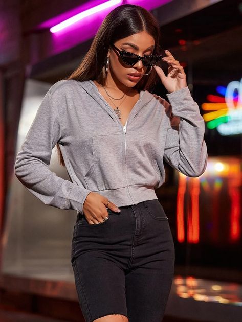 Crop Zip Up Hoodie Outfit, Zip Up Hoodie Outfit, Crop Zip Up Hoodie, Hoody Outfits, Grey Cropped Hoodie, Hoodies Aesthetic, Kangaroo Pocket Hoodie, Pocket Hoodie, Crop Hoodie