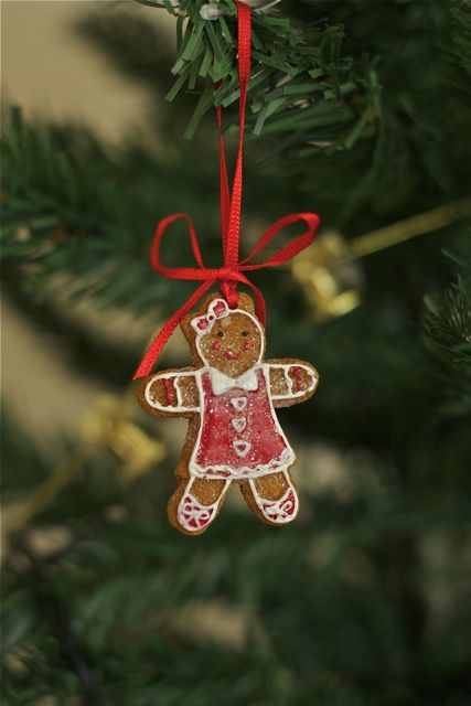 Gisela Graham Christmas Gingerbread Man Decoration Girl Christmas Tree, Gingerbread Man Decorations, Gisela Graham Christmas, Christmas Gingerbread Man, Gisela Graham, Christmas Tree Hanging, Christmas Gingerbread Men, How To Make Toys, Girl Christmas