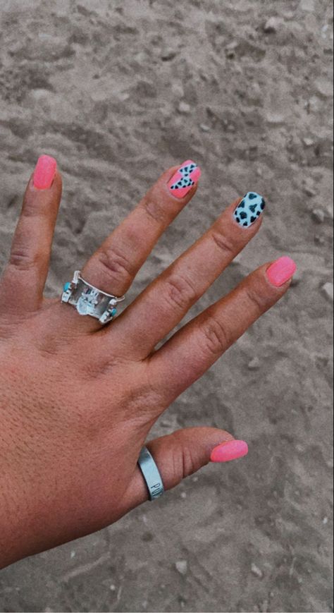 Western Beach Nails, Light Pink Western Nails, Bright Western Nails, Pink Punchy Nails, Nails Cowgirl, Teal Western Nails Acrylic, Western Pink Nails, Rodeo Nails Westerns Pink, Western Nail Ideas Turquoise