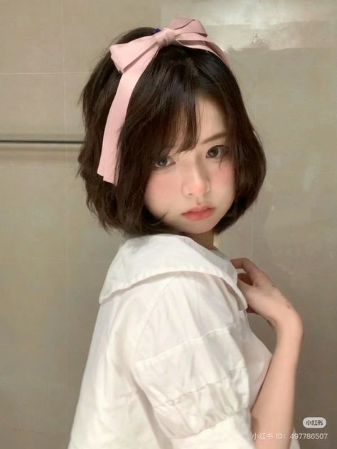 Short Kawaii Hairstyles, Shojo Girl Hairstyle, Short Haircuts Korean, Kawaii Short Hairstyles, Short Poofy Hair, Kawaii Haircuts, Short Hair Without Bangs, Cute Hair Short, Cute Asian Hairstyles