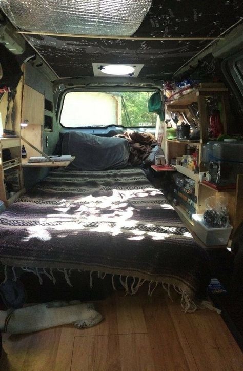 Kombi Home, Lake Food Ideas Summer, Food Ideas Summer, Lake Food Ideas, Van Life Diy, Airplane Essentials, Bus Life, Hippie Van, Camper Makeover