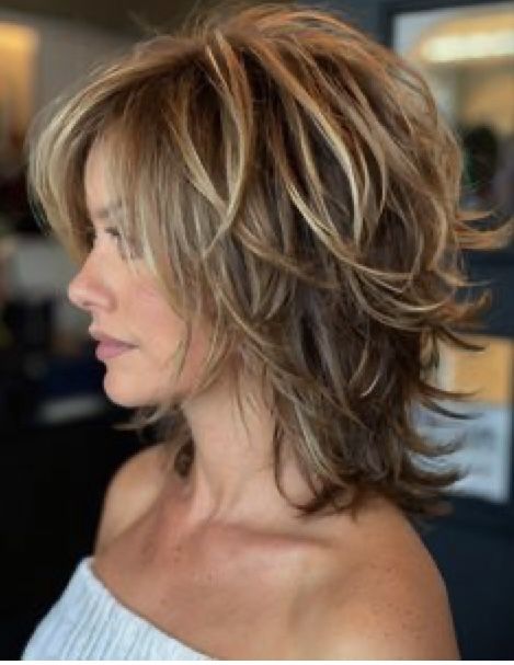 50 Year Old Hairstyles, With Bangs Hairstyle, Winter Update, Choppy Bob Haircuts, Haircuts For Medium Length Hair, Old Hairstyles, Layered Haircuts For Medium Hair, Choppy Bob, Messy Short Hair