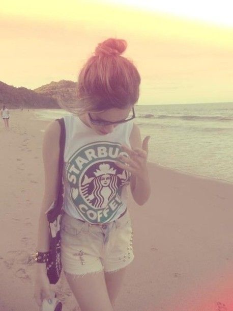 ԵɑվӀօɾՏ ԹíղԵɾҽՏԵ Indie Outfits Grunge Alternative Fashion, Starbucks T Shirt, Indie Outfits Grunge, Starbucks Shirt, Indie Outfits Aesthetic, Coachella 2016, Girls Tumbler, Tumblr Outfits, Outfit Trends