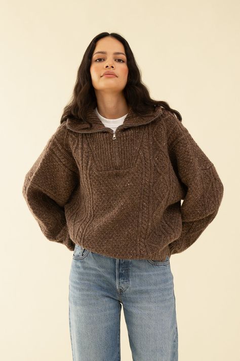 Canadian Style Clothing, Outfits With Turtlenecks, Cable Knit Cardigan Outfit, Soft Autumn Clothes, Knitted Jumper Outfit, Sweaters Aesthetic, Work Staples, Coffee Shop Outfit, Cozy Sweaters Outfits