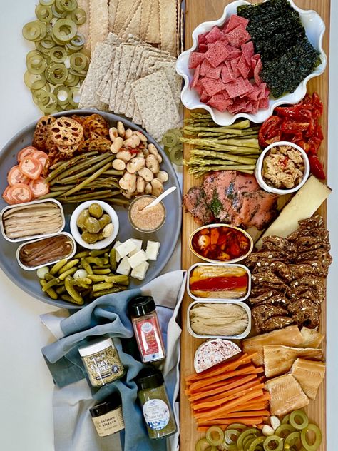 Tuna Charcuterie Board, Pescetarian Charcuterie Board, Tin Fish Charcuterie, Fish Charcuterie Board Ideas, Charcuterie Board Fish, Tinned Fish Charcuterie Board, Tin Fish Board, Seacuterie Board Ideas, Seafood Board Platter