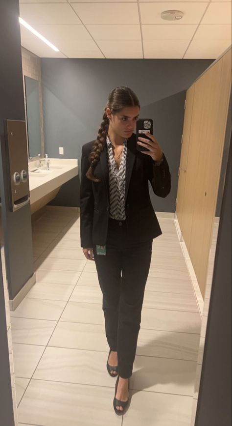 Speech And Debate Outfit Suits, Speech Outfit Public Speaking, Women Public Speaking, Speech And Debate Outfit, Speech Aesthetic, Model United Nations Outfit, Speech Outfit, Debate Outfits, Debate Ideas