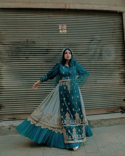 Iran Fashion Woman, Iran Traditional Clothes, Essos Fashion, Traditional Persian Clothing, Traditional Iranian Clothing, Iran Clothing, Iranian Clothing, Persian Vibe, Persian Traditional Clothing