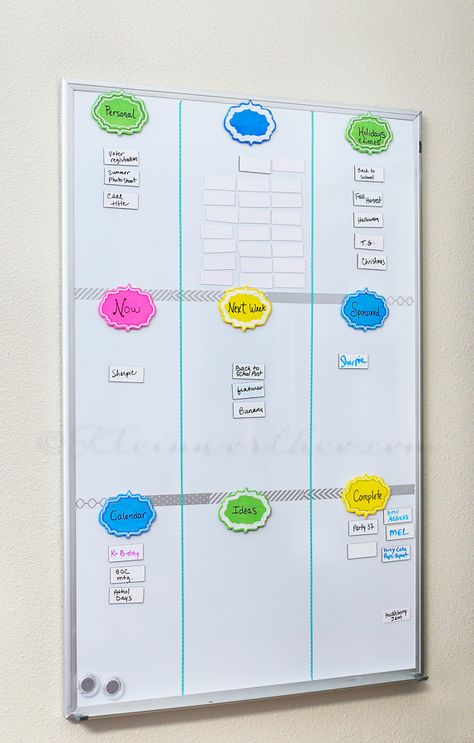 Simple White Board Organizer White Board Office Ideas, Office White Board Ideas, Bill Organization Ideas, Work White Board Ideas, White Board Ideas Organizations, White Board Decoration Ideas, Organizing Home Office, Huddle Board, White Board Ideas