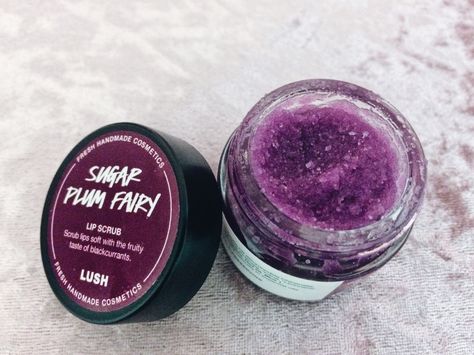 Lush Lip Scrub, Lip Scrub Lush, Trash Dump, Aesthetic Bible, Lip Scrub Homemade, Gift Wishlist, Homemade Deodorant, Homemade Cosmetics, Lush Bath